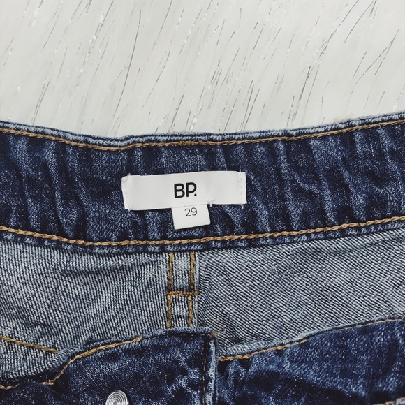 Distressed Cutoff Shorts - Picture 4 of 6